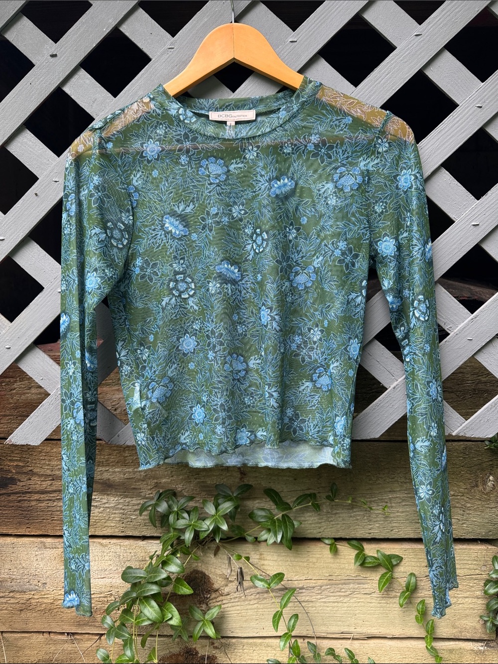 BCBGeneration Green Sheer Floral Long-Sleeve Tee